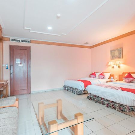 Oyo 671 Hotel Capitol 雅加达 外观 照片