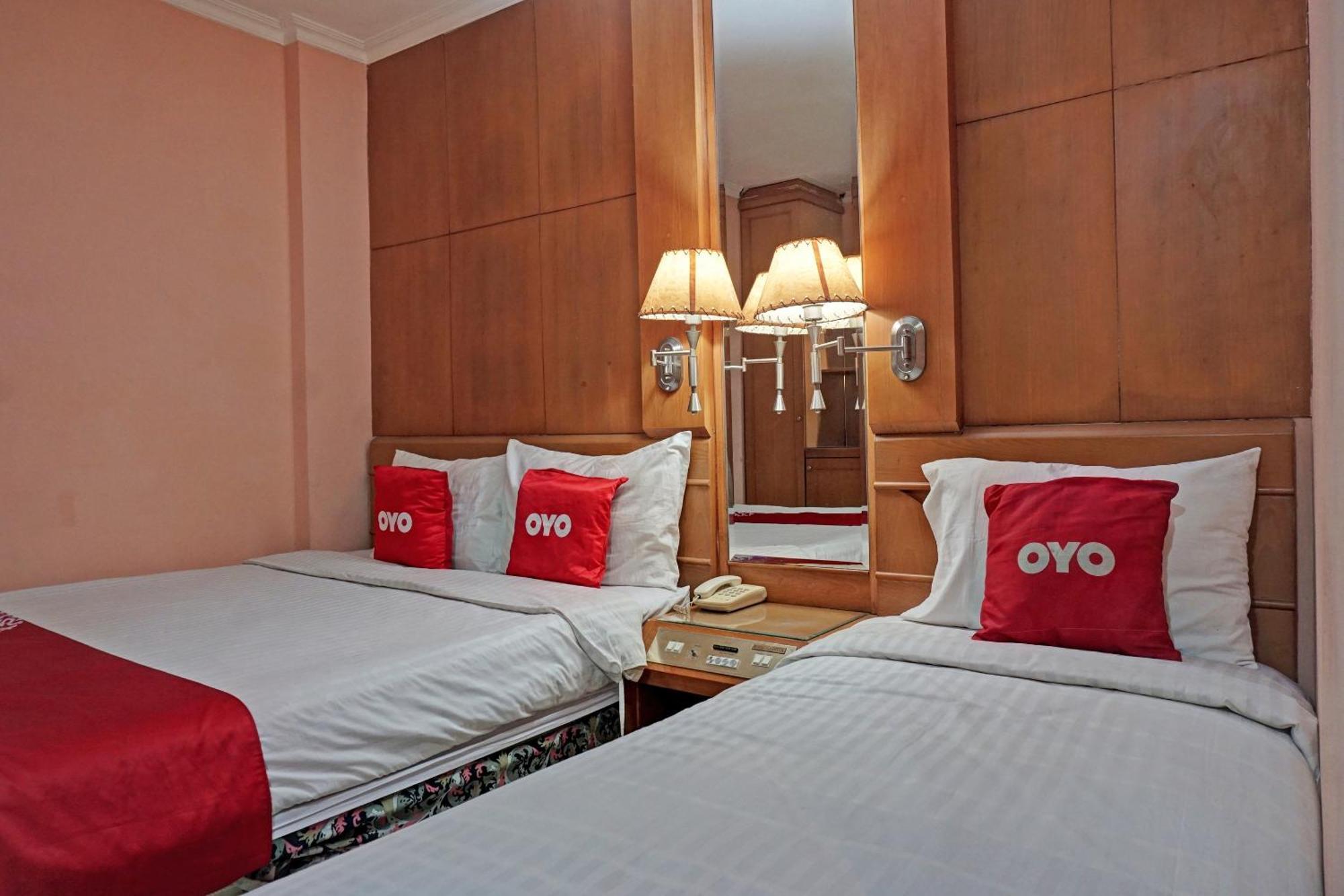 Oyo 671 Hotel Capitol 雅加达 外观 照片