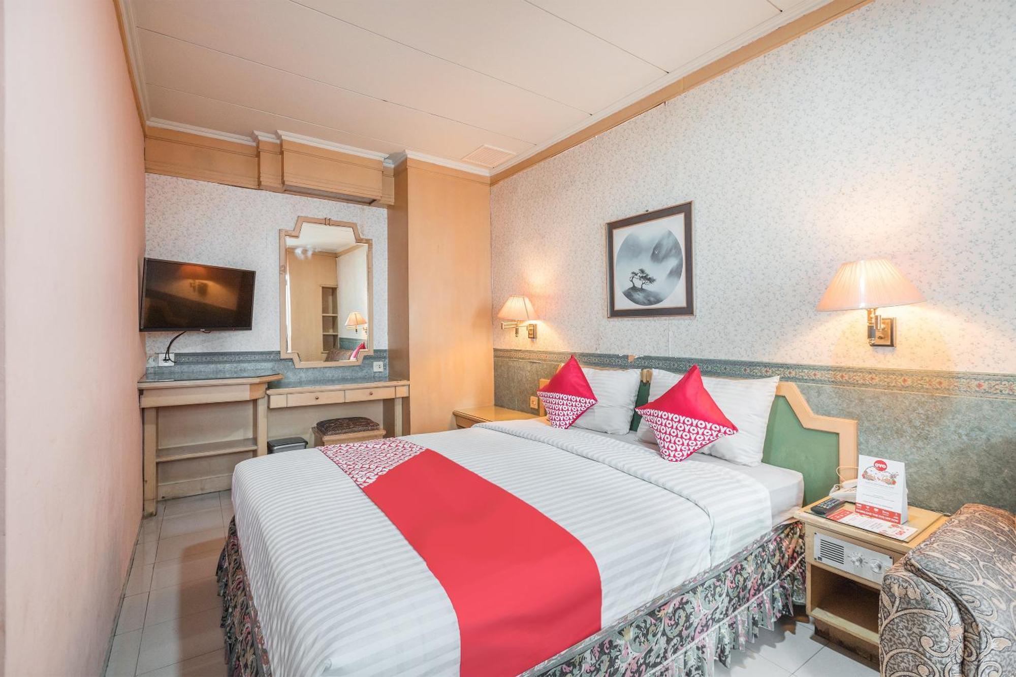 Oyo 671 Hotel Capitol 雅加达 外观 照片