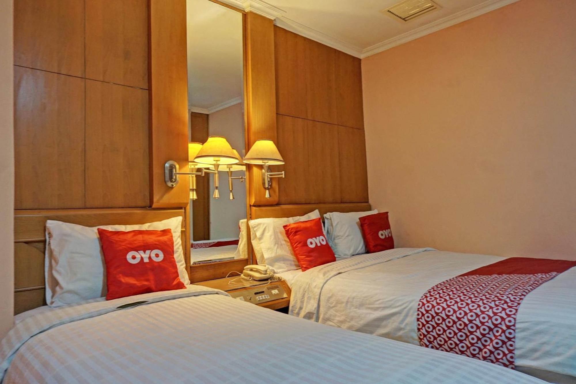 Oyo 671 Hotel Capitol 雅加达 外观 照片