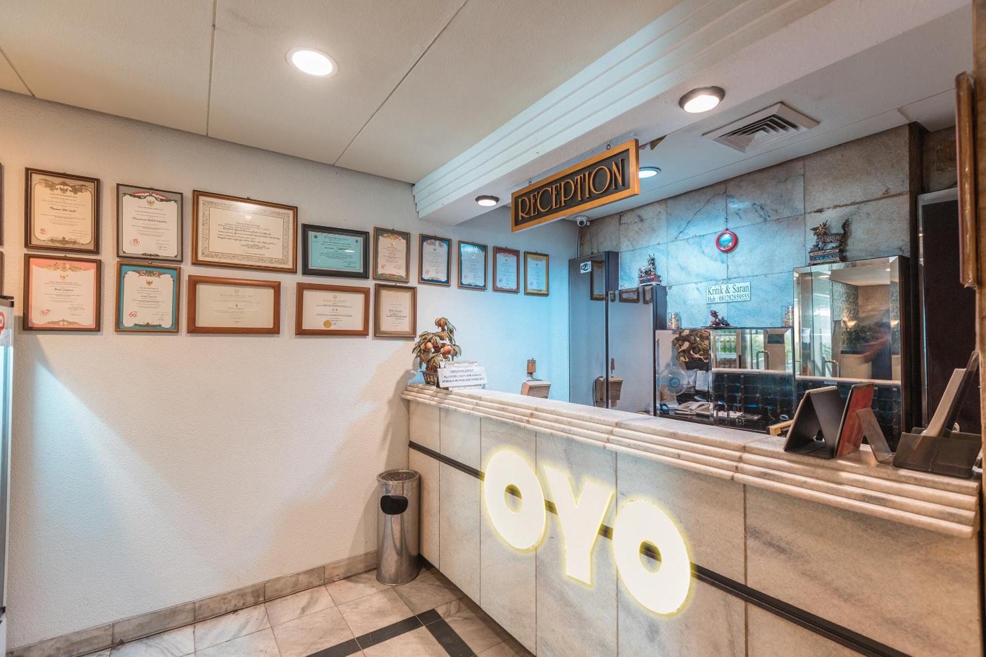 Oyo 671 Hotel Capitol 雅加达 外观 照片