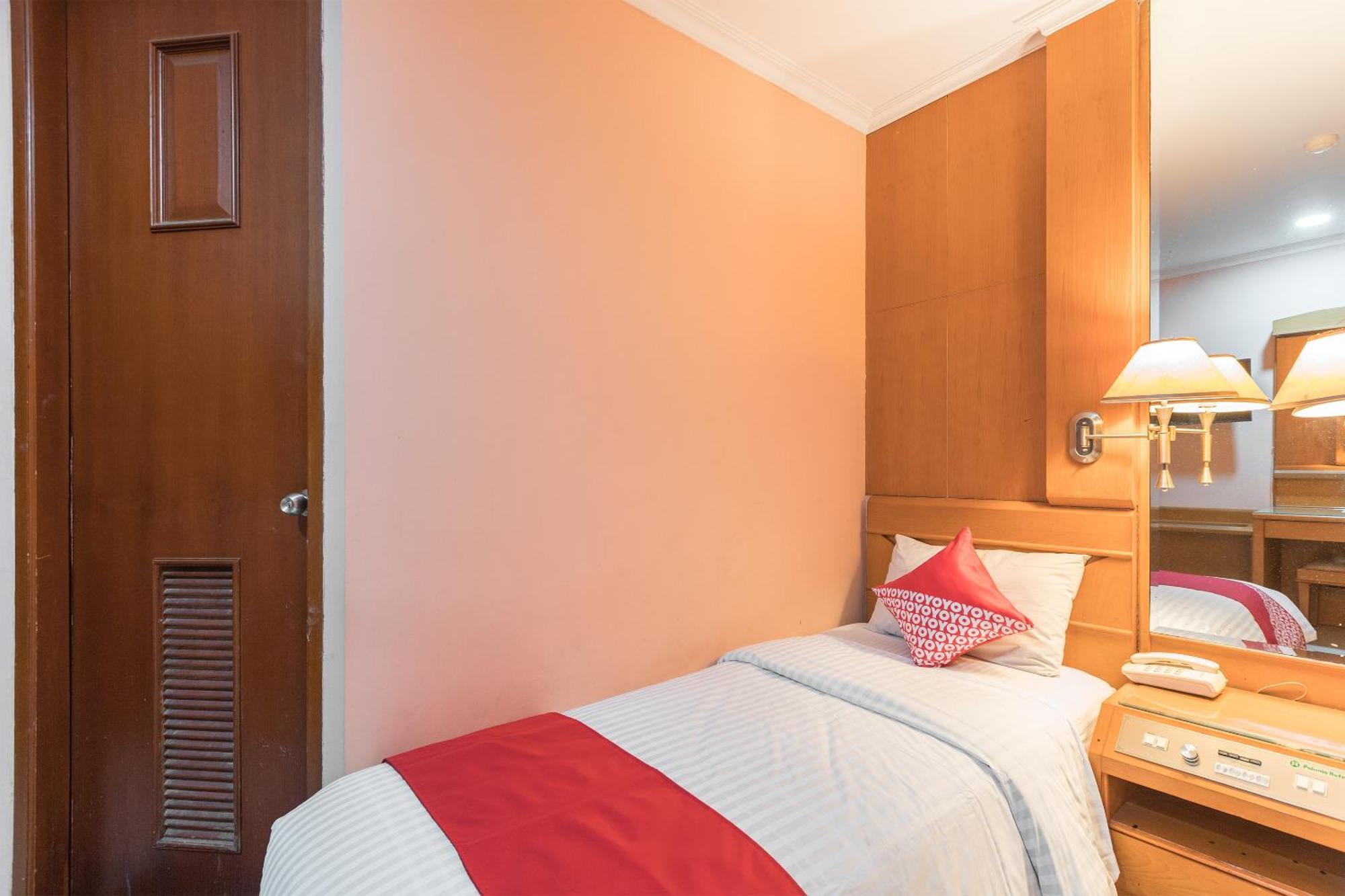Oyo 671 Hotel Capitol 雅加达 外观 照片
